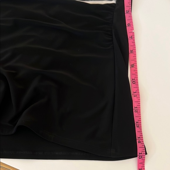 White House Black Market Elegant Black Top with White Accent Trim Size L - Picture 11 of 13